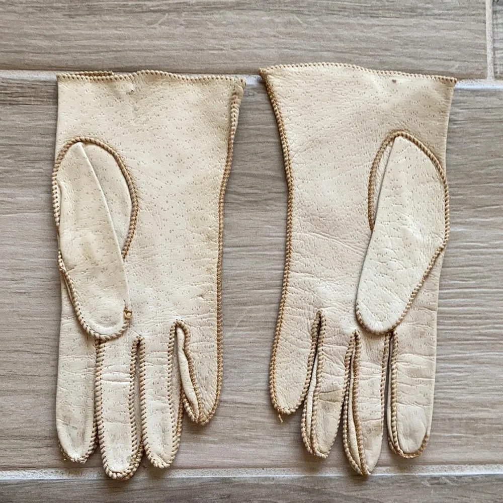 Vintage creamy tan leather gloves